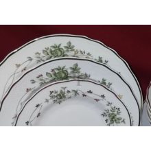 Hollóházi porcelán Pannónia tányérgarnitúra, Erika (18 részes)